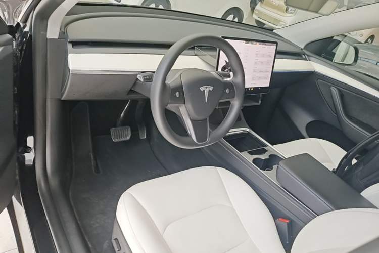 Used Tesla Model Y 2022 Revised Version Rear-Wheel Drive Center Console