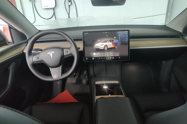 Used Tesla Model Y 2022 Revised Version Rear-Wheel Drive Center Console