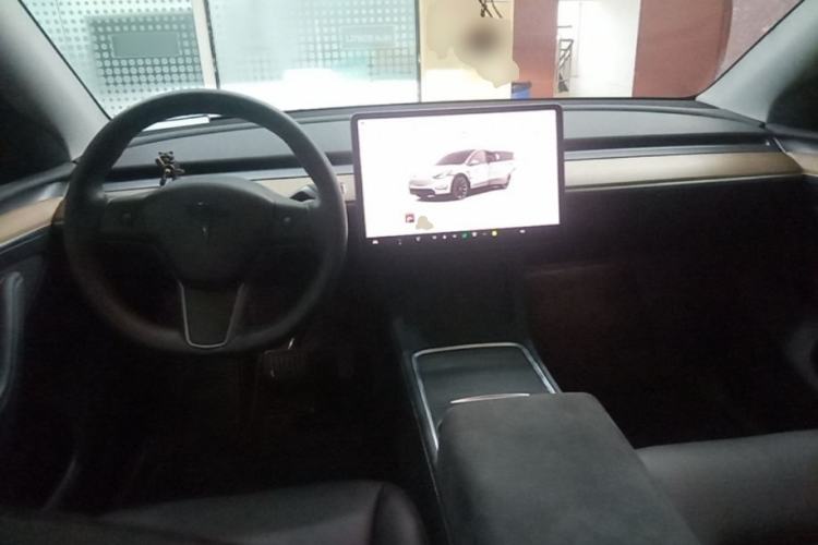 Used Tesla Model Y 2022 Rear-Wheel-Drive Version Center Console