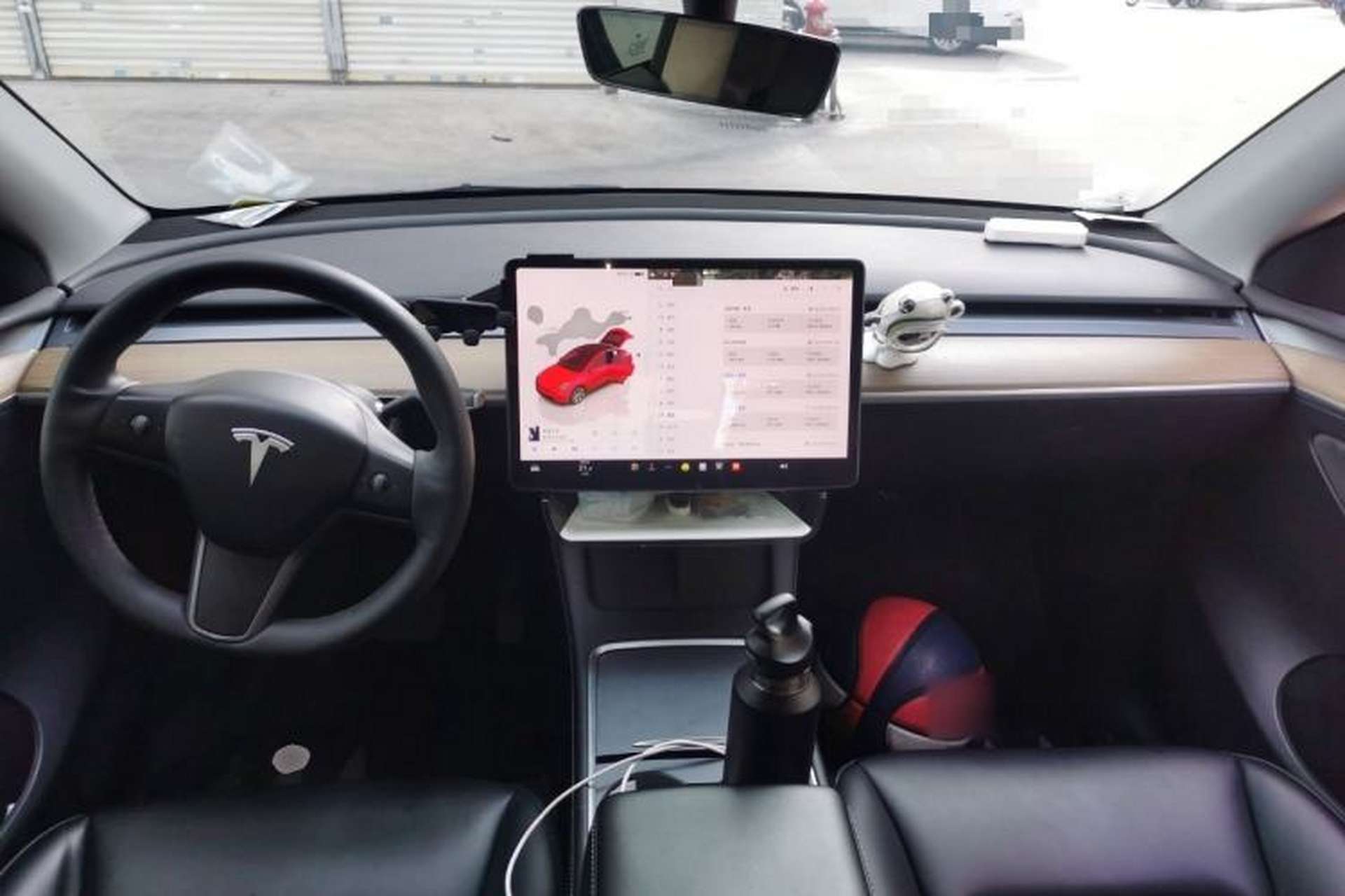 Used Tesla Model Y 2022 Rear-Wheel-Drive Version Center Console
