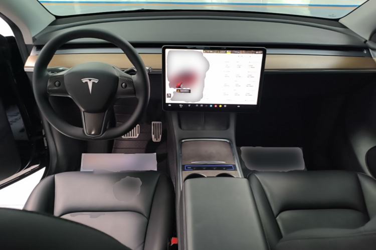 Used Tesla Model Y 2022 Long-Range All-Wheel-Drive Version Center Console