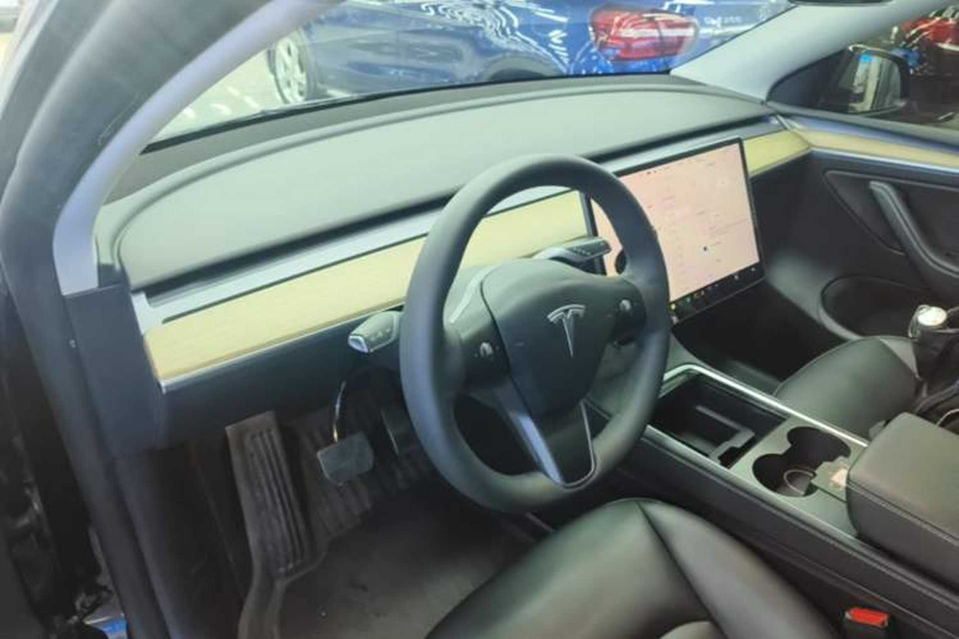 Used Tesla Model Y 2022 Performance High-Performance All-Wheel-Drive Version Center Console