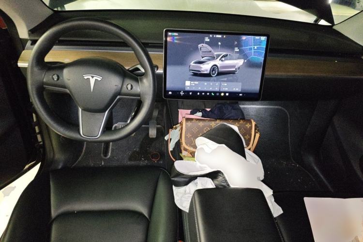 Used Tesla Model Y 2022 Revised Version Rear-Wheel Drive Center Console