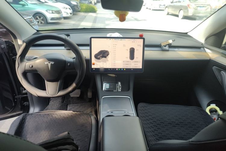 Used Tesla Model Y 2022 Rear-Wheel-Drive Version Center Console