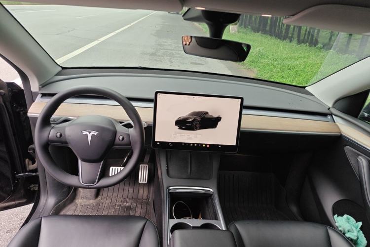 Used Tesla Model Y 2022 Performance High-Performance All-Wheel-Drive Version Center Console