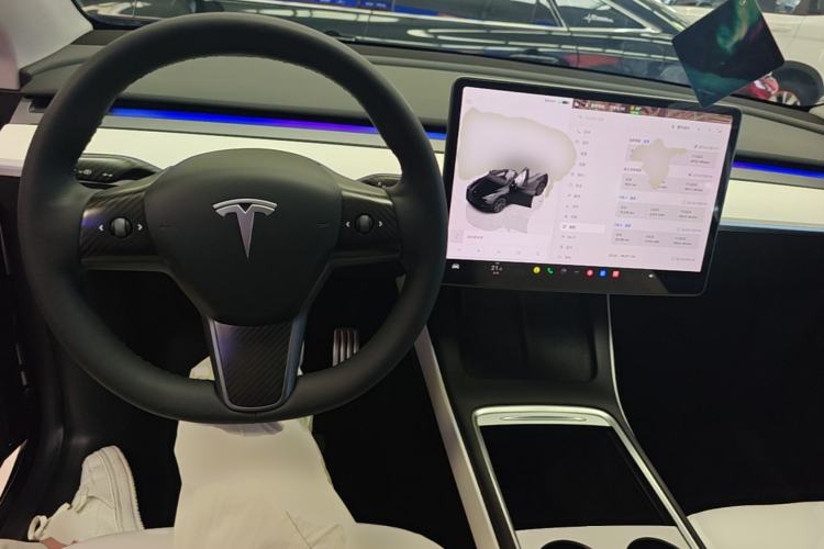 Used Tesla Model Y 2022 Revised Version Long-Range All-Wheel Drive Center Console