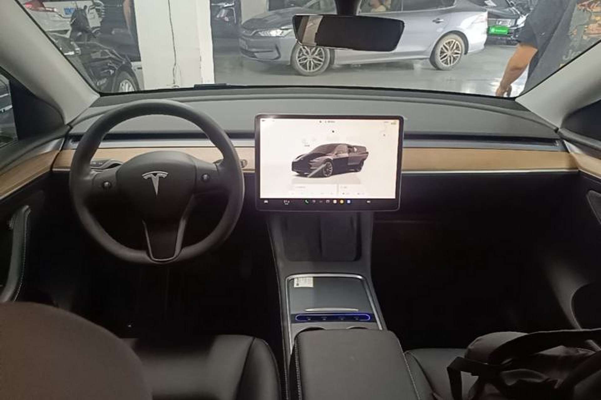 Used Tesla Model Y 2022 Rear-Wheel-Drive Version Center Console