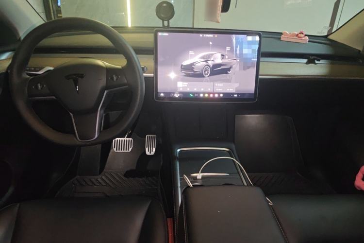 Used Tesla Model Y 2022 Rear-Wheel-Drive Version Center Console