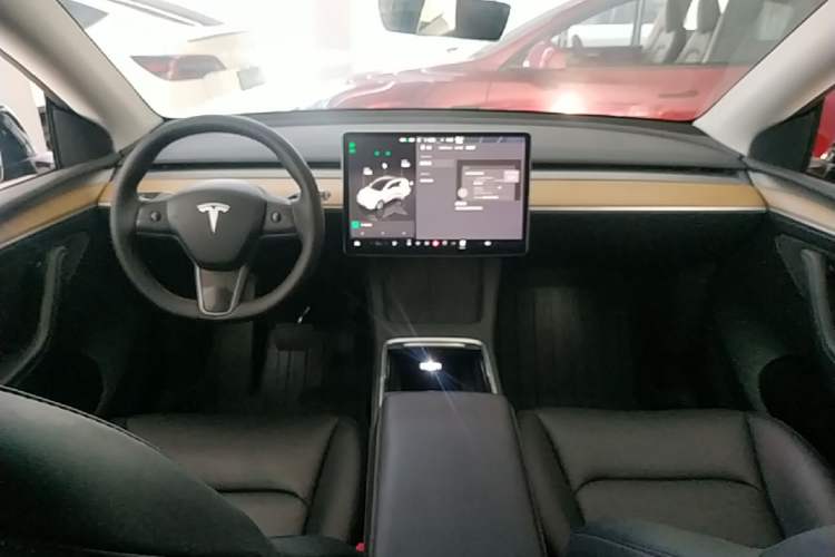 Used Tesla Model Y 2022 Rear-Wheel-Drive Version Center Console