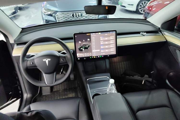 Used Tesla Model Y 2022 Revised Version Rear-Wheel Drive Center Console