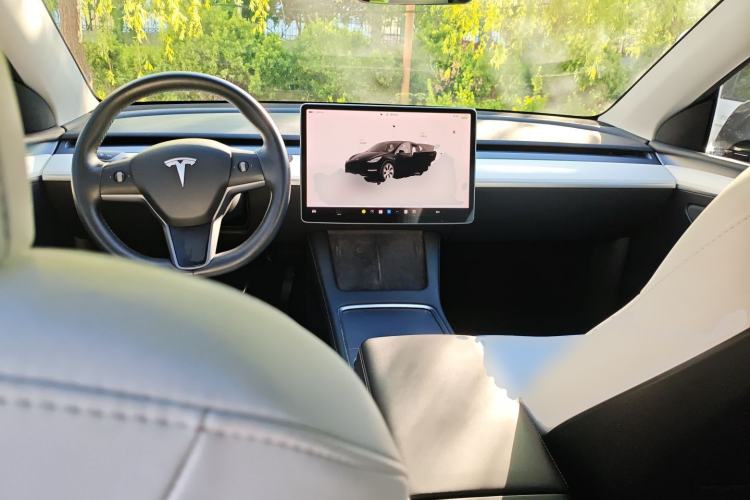 Used Tesla Model Y 2022 Rear-Wheel-Drive Version Center Console