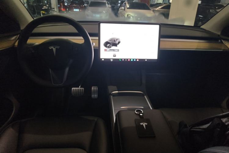Used Tesla Model Y 2022 Performance High-Performance All-Wheel-Drive Version Center Console