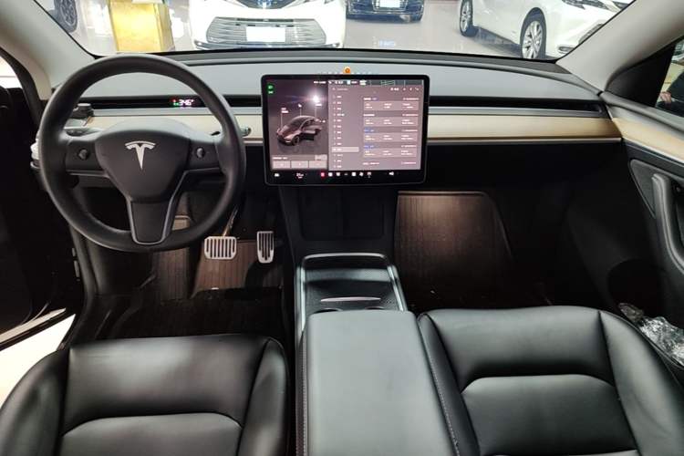 Used Tesla Model Y 2022 Rear-Wheel-Drive Version Center Console