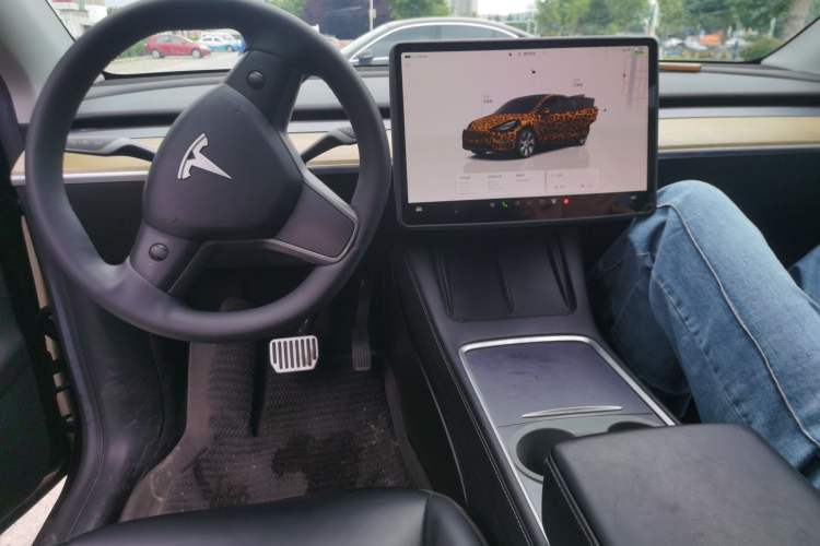 Used Tesla Model Y 2022 Revised Version Rear-Wheel Drive Center Console