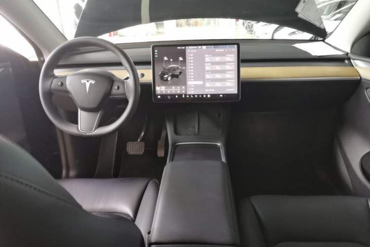 Used Tesla Model Y 2022 Revised Version Rear-Wheel Drive Center Console