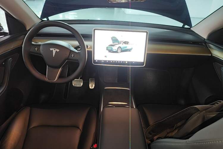 Used Tesla Model Y 2022 Rear-Wheel-Drive Version Center Console