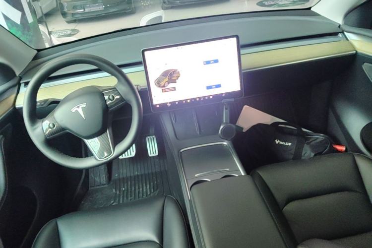 Used Tesla Model Y 2022 Rear-Wheel-Drive Version Center Console