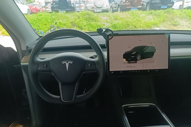 Used Tesla Model Y 2022 Revised Version Rear-Wheel Drive Center Console