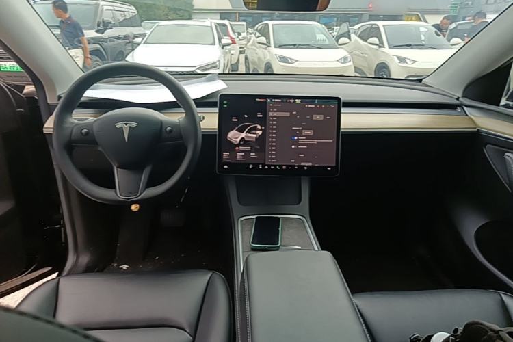 Used Tesla Model Y 2022 Revised Version Rear-Wheel Drive Center Console