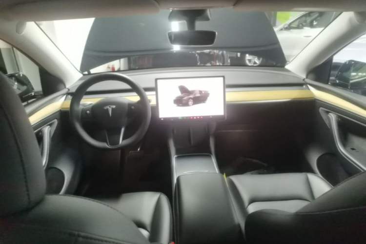 Used Tesla Model Y 2022 Rear-Wheel-Drive Version Center Console