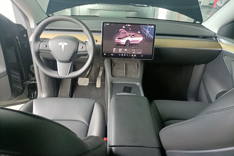 Used Tesla Model Y 2022 Revised Version Long-Range All-Wheel Drive Center Console