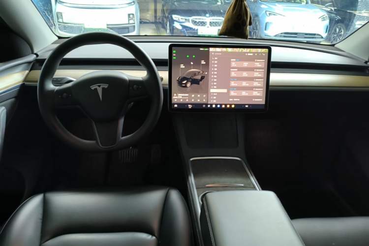 Used Tesla Model Y 2022 Revised Version Long-Range All-Wheel Drive Center Console