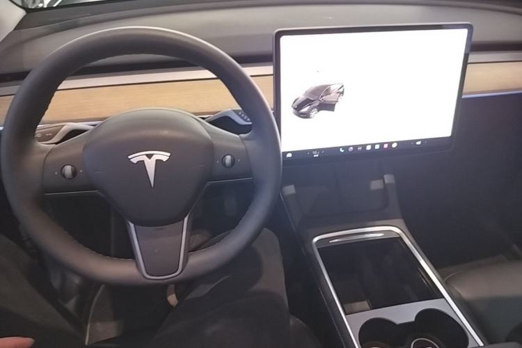 Used Tesla Model Y 2022 Revised Version Rear-Wheel Drive Center Console