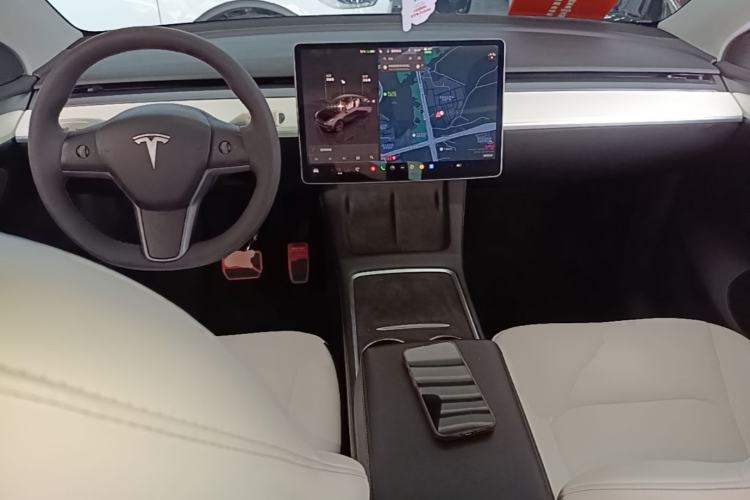 Used Tesla Model Y 2022 Rear-Wheel-Drive Version Center Console