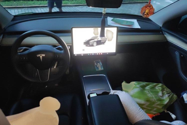 Used Tesla Model Y 2022 Rear-Wheel-Drive Version Center Console