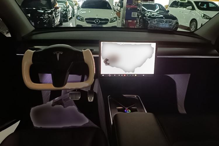 Used Tesla Model Y 2022 Rear-Wheel-Drive Version Center Console