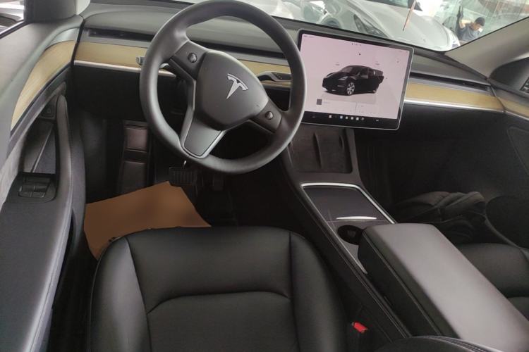 Used Tesla Model Y 2022 Revised Version Rear-Wheel Drive Center Console