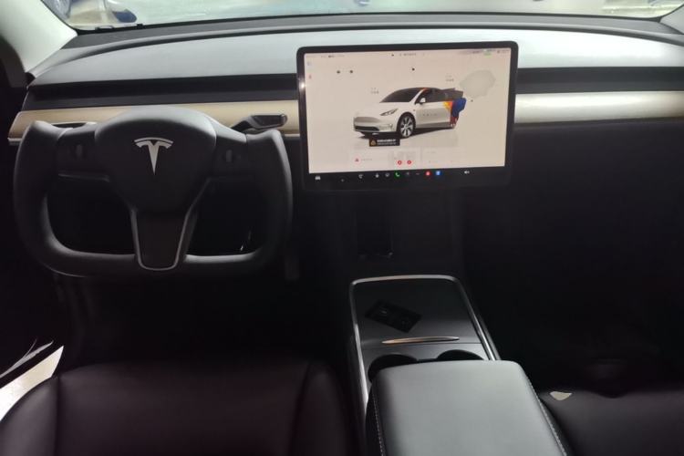 Used Tesla Model Y 2022 Rear-Wheel-Drive Version Center Console