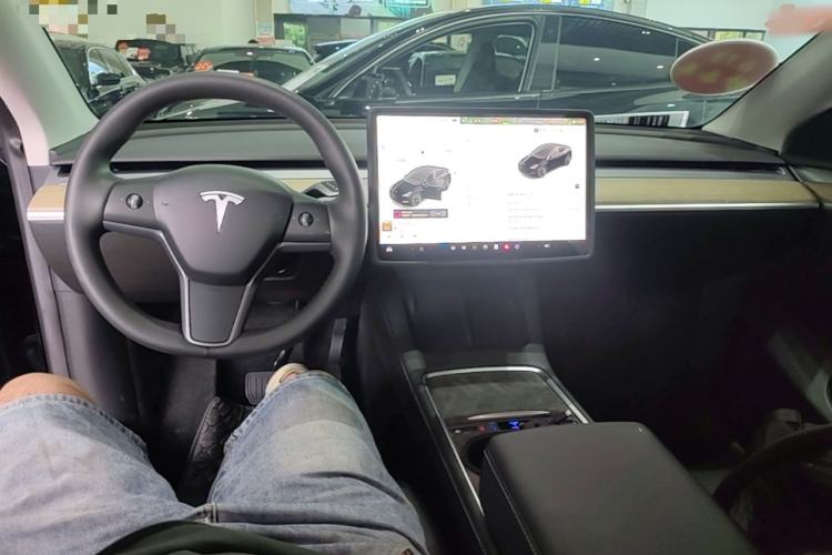 Used Tesla Model Y 2022 Revised Version Rear-Wheel Drive Center Console