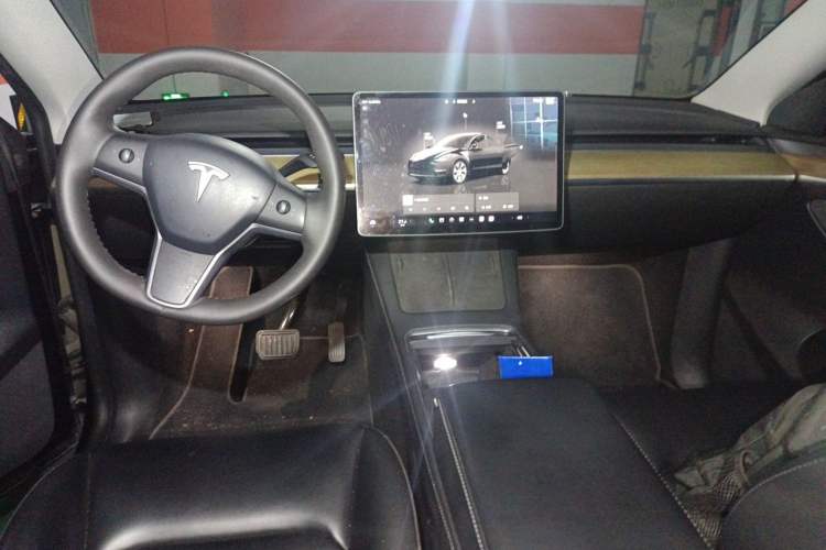 Used Tesla Model Y 2022 Revised Version Rear-Wheel Drive Center Console