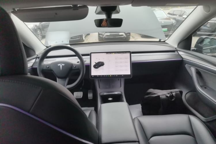 Used Tesla Model Y 2022 Performance High-Performance All-Wheel-Drive Version Center Console