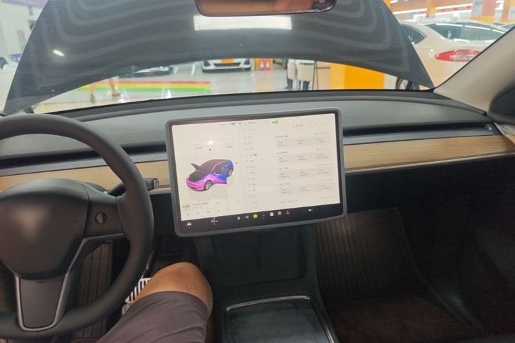 Used Tesla Model Y 2022 Rear-Wheel-Drive Version Center Console