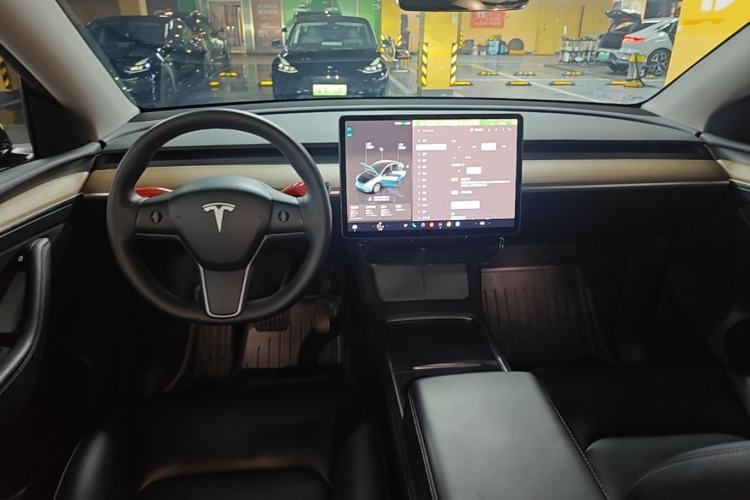Used Tesla Model Y 2022 Rear-Wheel-Drive Version Center Console