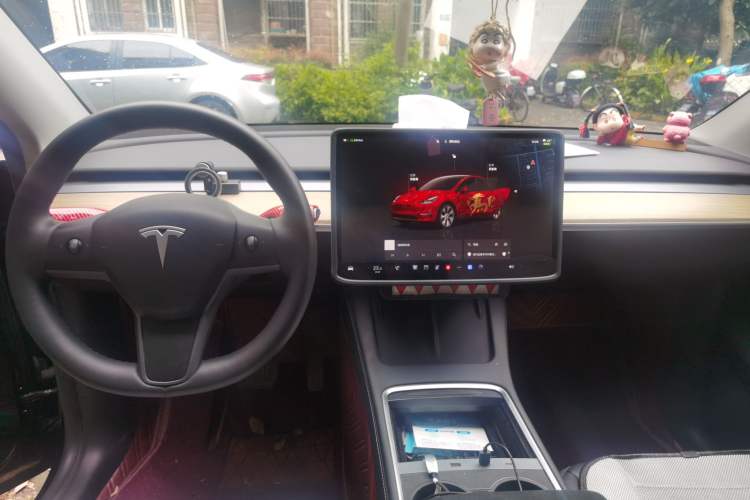 Used Tesla Model Y 2022 Revised Version Long-Range All-Wheel Drive Center Console