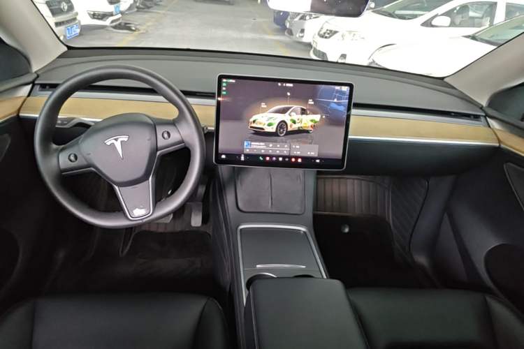 Used Tesla Model Y 2022 Rear-Wheel-Drive Version Center Console