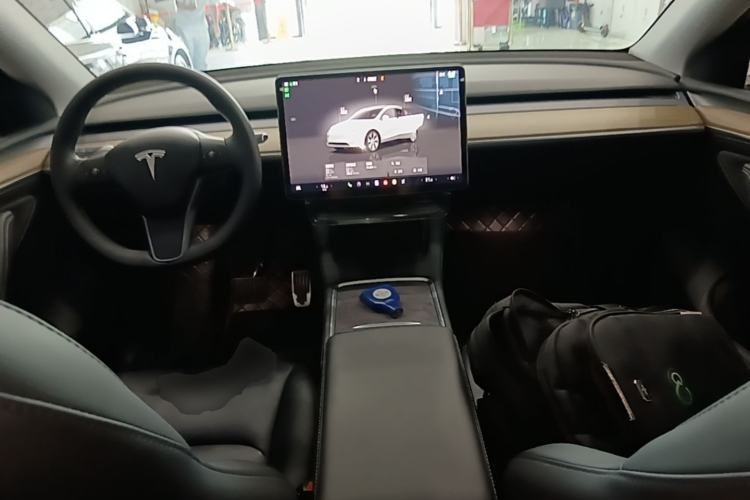 Used Tesla Model Y 2022 Revised Version Rear-Wheel Drive Center Console