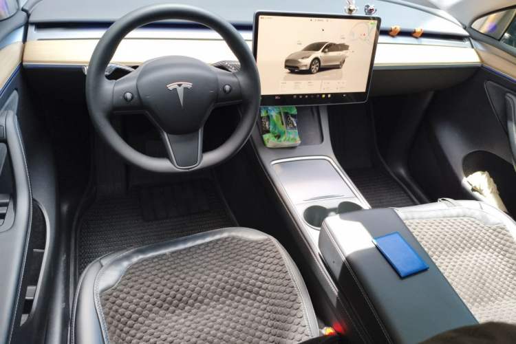 Used Tesla Model Y 2022 Revised Version Rear-Wheel Drive Center Console