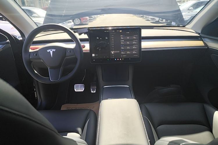 Used Tesla Model Y 2022 Rear-Wheel-Drive Version Center Console