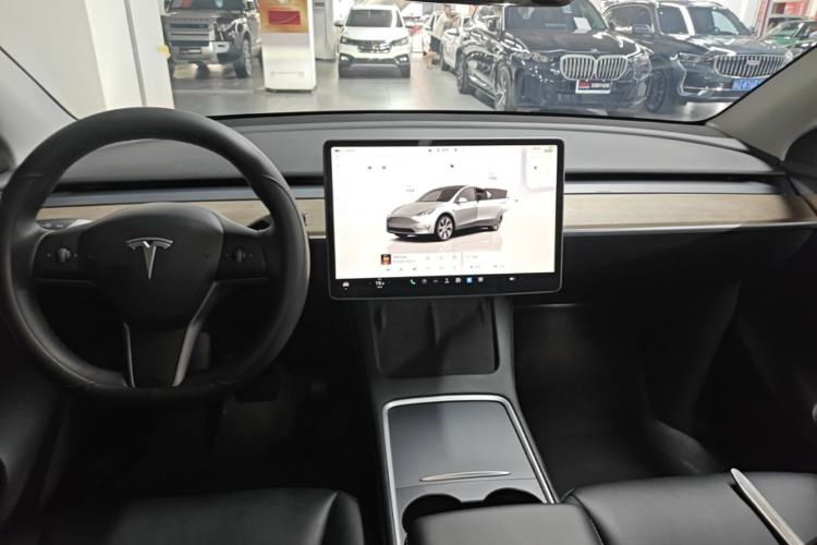 Used Tesla Model Y 2022 Rear-Wheel-Drive Version Center Console