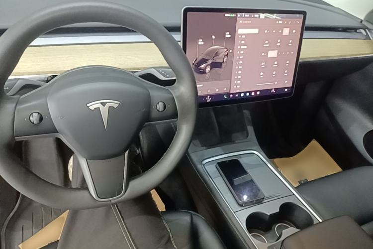 Used Tesla Model Y 2022 Revised Version Rear-Wheel Drive Center Console