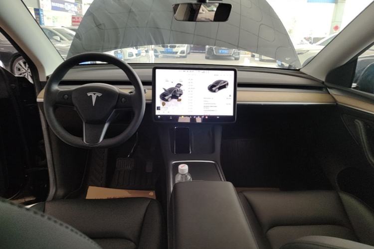 Used Tesla Model Y 2022 Rear-Wheel-Drive Version Center Console
