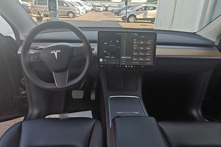Used Tesla Model Y 2022 Revised Version Rear-Wheel Drive Center Console