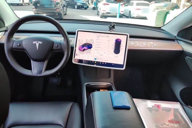 Used Tesla Model Y 2022 Rear-Wheel-Drive Version Center Console
