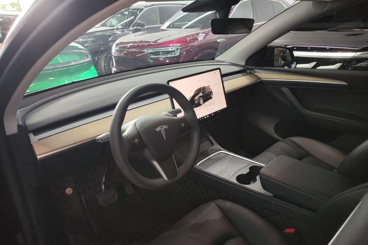 Used Tesla Model Y 2022 Revised Version Rear-Wheel Drive Center Console