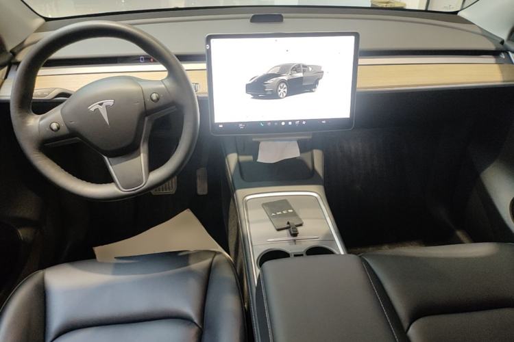 Used Tesla Model Y 2022 Rear-Wheel-Drive Version Center Console
