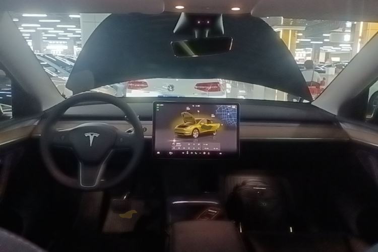 Used Tesla Model Y 2022 Rear-Wheel-Drive Version Center Console